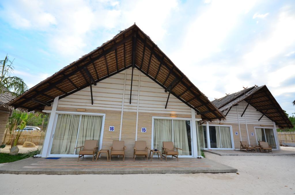 Blue Palawan Beach Club Puerto Princesa Exterior foto